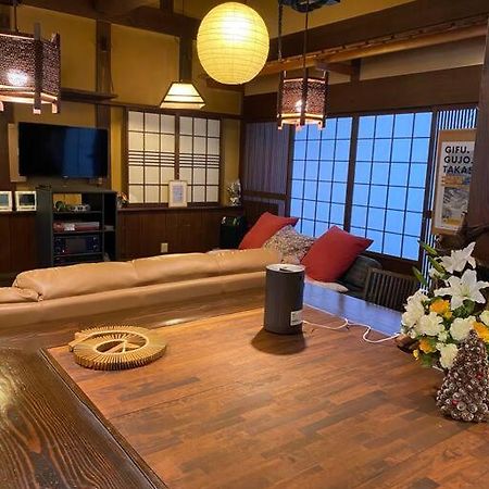 民泊azoo Apartment Gujo Bagian luar foto